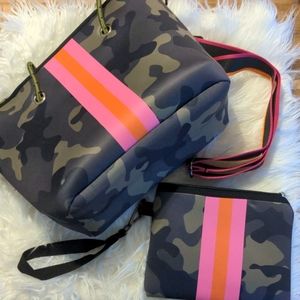 Greystone show off Neoprene army tote purse set
